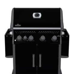 Pack Barbecue à Gaz Napoleon ROGUE XT 525 SIB Noir + Housse Et Plancha -Le Monde du Barbecue Soldes Boutique barbecue gaz napoleon rogue xt 525 noir 2 1