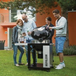 Produits populaires -Le Monde du Barbecue Soldes Boutique barbecue napoleon rodeo pro 57 sur chariot ambiance min