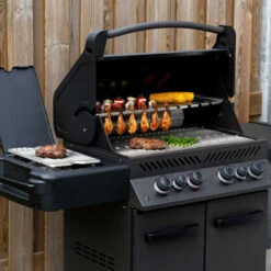 Pack Barbecue Gaz Prestige 500 Phantom Napoleon Série Limitée + 3 Accessoires -Le Monde du Barbecue Soldes Boutique bbq gaz napoleon prestige phantom 4 1