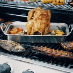 Barbecue à Gaz 6 Brûleurs Char-Broil Convective Series 640 B XL -Le Monde du Barbecue Soldes Boutique convective 640 ambiance poulet min