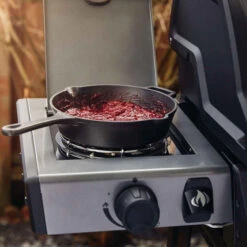 Barbecue à Gaz Napoleon Freestyle F425SBPGT 4 Brûleurs + Réchaud -Le Monde du Barbecue Soldes Boutique f425sbpgt fr barbecue gaz napoleon freestyle f425sbpgt rechaud ambiance