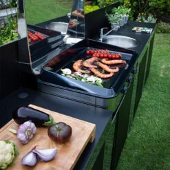 Modulo Plan De Travail - Coloris Inox Et Noir - Pour Cuisine D'extérieur ENO 16 Modulo Plan De Travail - Coloris Inox Et Noir - Pour Cuisine D'extérieur ENO -Le Monde du Barbecue Soldes Boutique modulo inox noir plancha cuisine exterieur eno ambiance 2 min 3