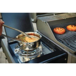 Pack Barbecue à Gaz Napoleon ROGUE 425 Réchaud + Plancha Et Rôtissoire -Le Monde du Barbecue Soldes Boutique pack r425sbpk 1 fr plancha rotissoire rechaud